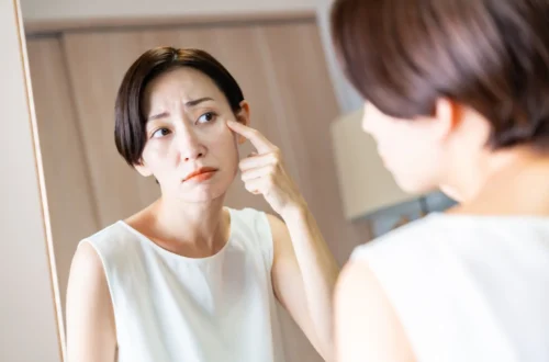 40代で肌調子が日によって違うのはなぜ？ゆらぎを感じる背景と見直し方